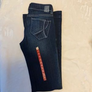 New with tags. !IT Jeans from buckle